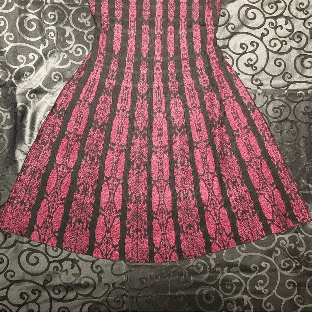 ⭐️NEW⭐️White House Black Market (WHBM) Sleeveless Python-Print Sweater Dress - Picture 11 of 13